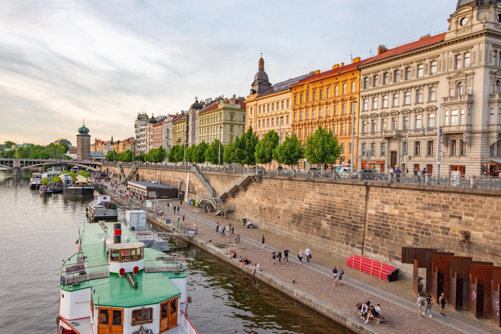 Cozy Homestay At Prague Main Station Exterior foto